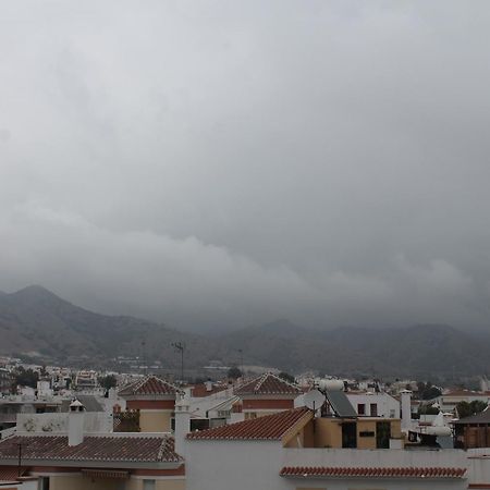 Apartamentos Turisticos Plaza Del Olvido نيرخا المظهر الخارجي الصورة