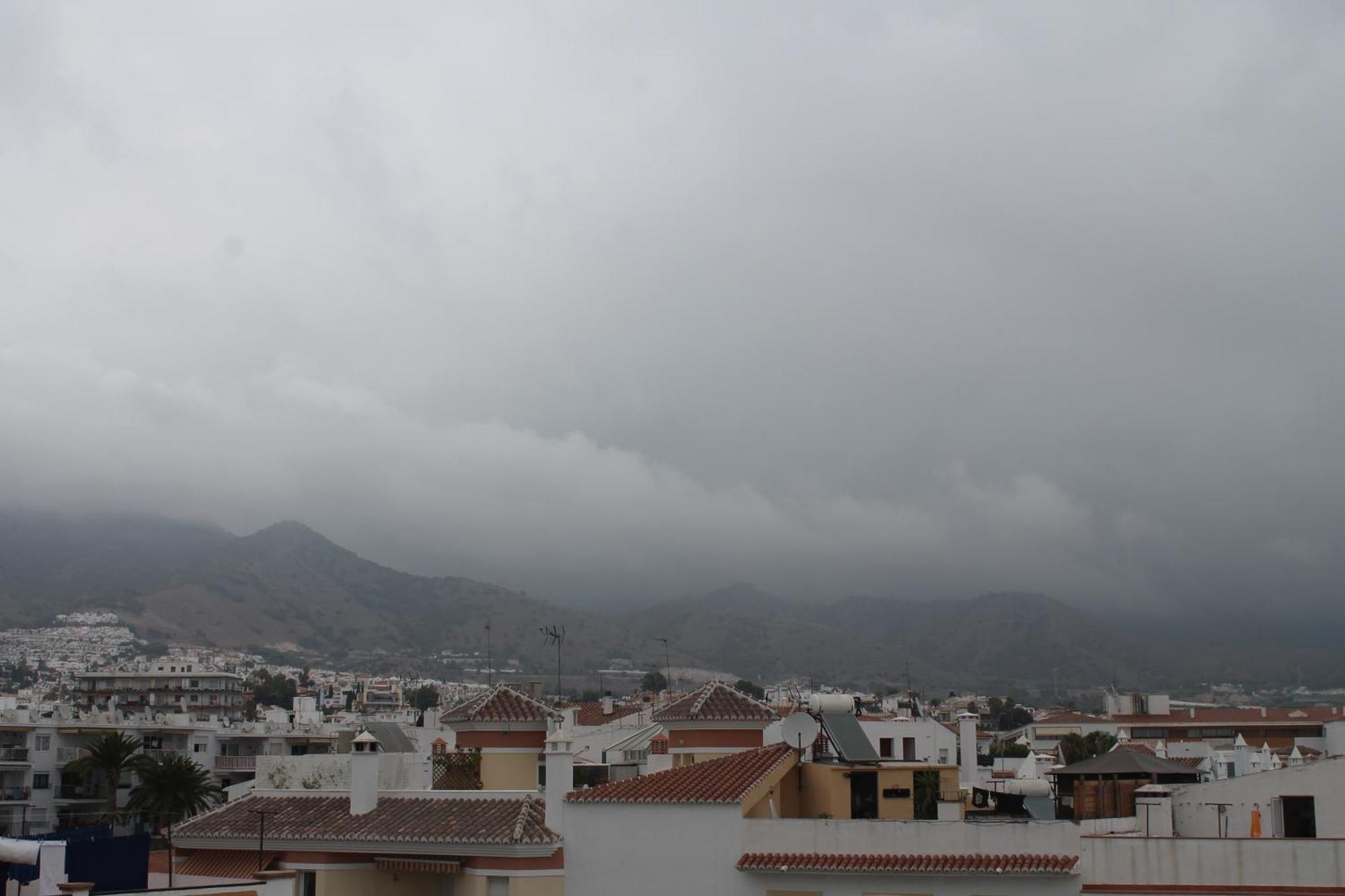 Apartamentos Turisticos Plaza Del Olvido نيرخا المظهر الخارجي الصورة