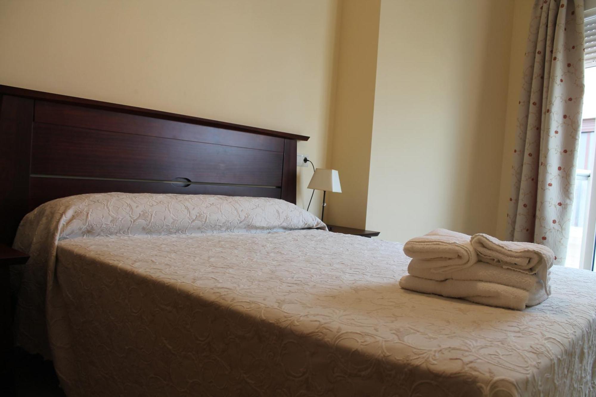 Apartamentos Turisticos Plaza Del Olvido نيرخا المظهر الخارجي الصورة