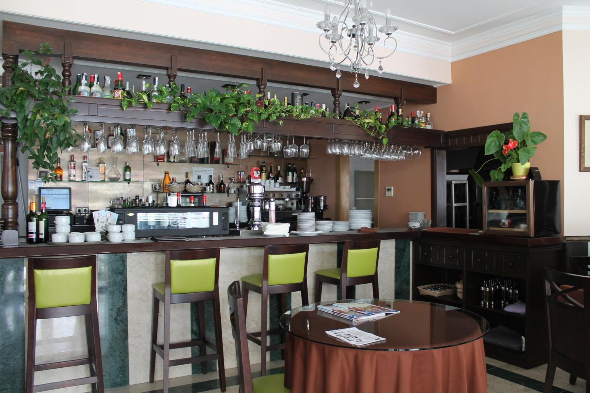 Apartamentos Turisticos Plaza Del Olvido نيرخا المظهر الخارجي الصورة
