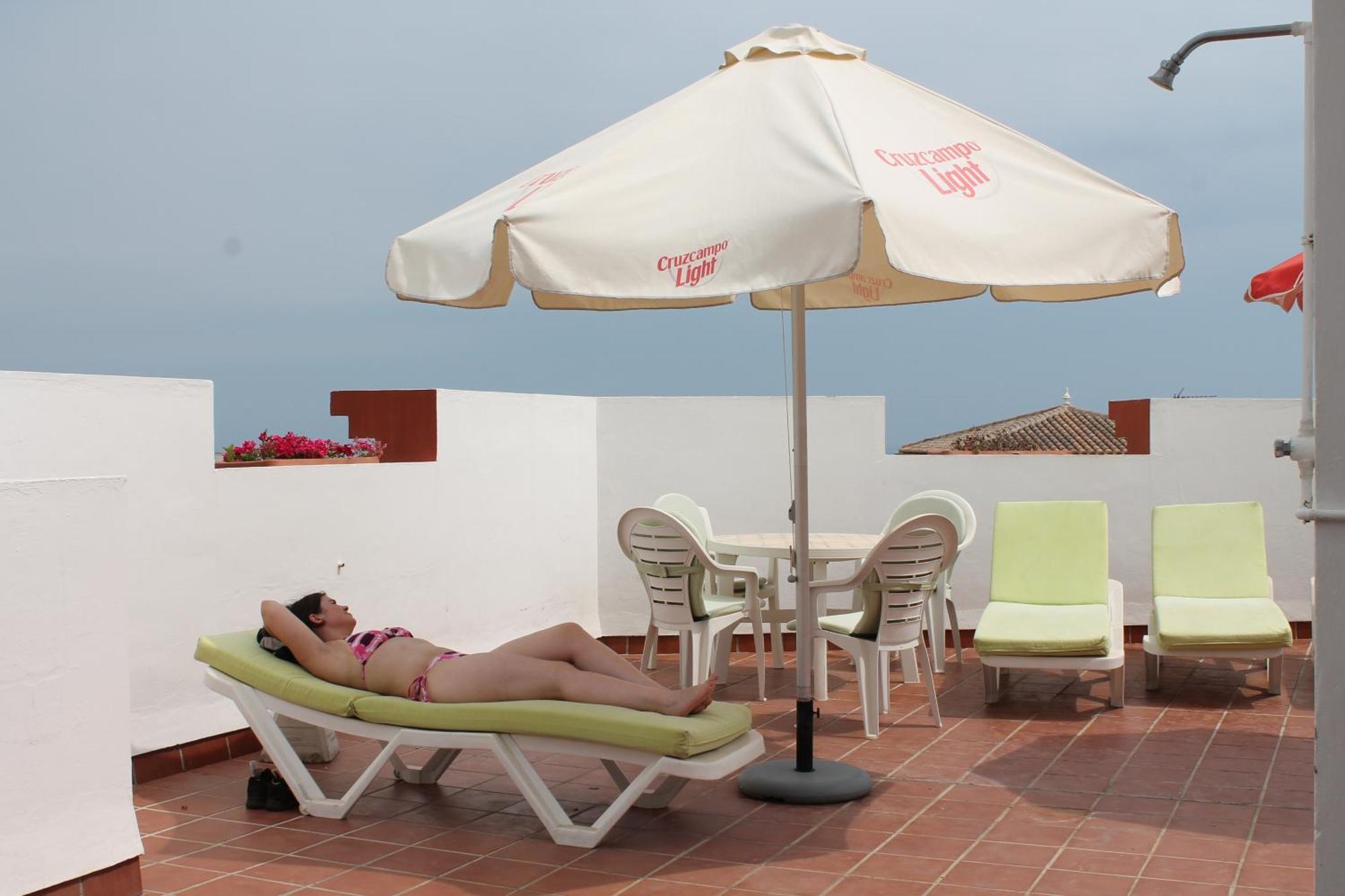 Apartamentos Turisticos Plaza Del Olvido نيرخا المظهر الخارجي الصورة